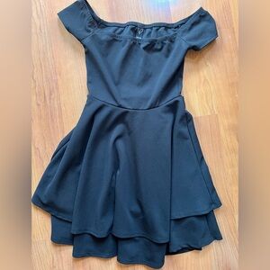 Windsor size small black dress